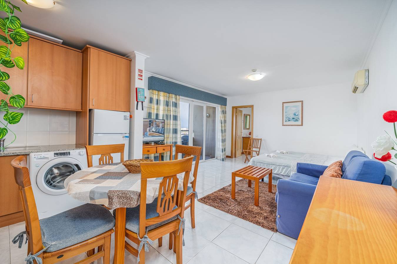 Entire apartment, Apartment 'Jardins Da Rocha' with Sea View, Wi-Fi and Air Conditioning in Praia da Rocha, Portimão