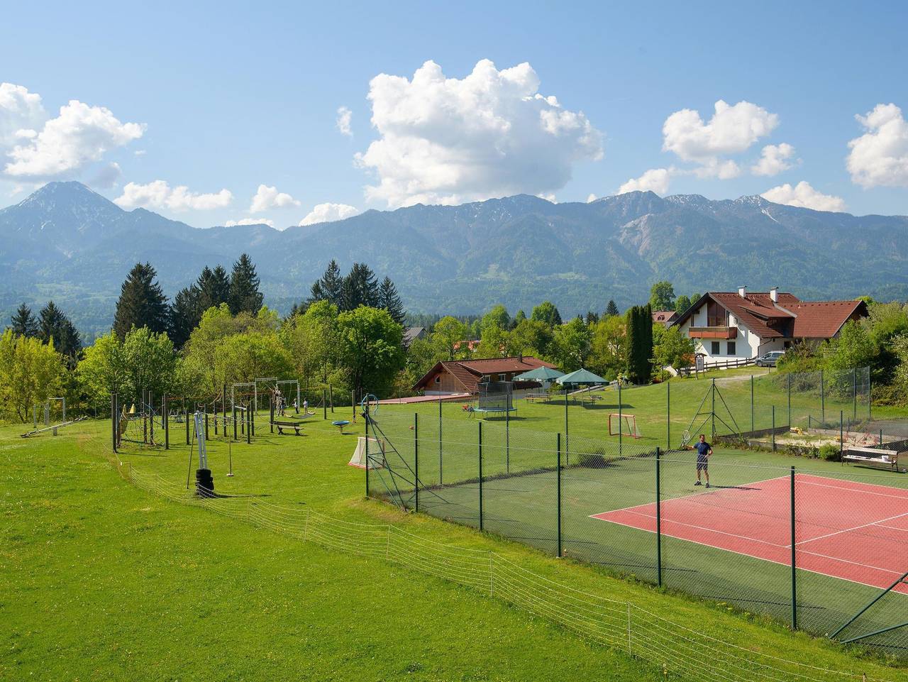 Ganze Ferienwohnung, Appartementhaus Drobollach - Grünterrasse, 4 Personen in Karawanken und Bachergebirge, Villach