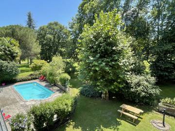 Chambre d’hôte pour 4 personnes, avec jardin et piscine à Bourg-de-Bigorre