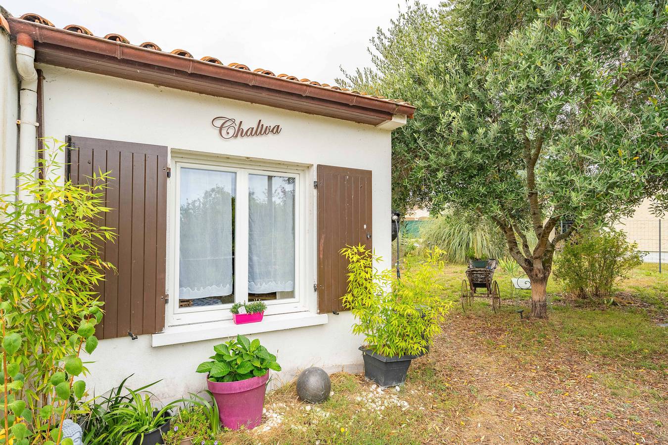 Estudio entero, Casa de Vacaciones 'Independiente con Jardín' con Jardín Compartido, Wi-Fi y Aire Acondicionado in Meschers-sur-Gironde, Saintes region