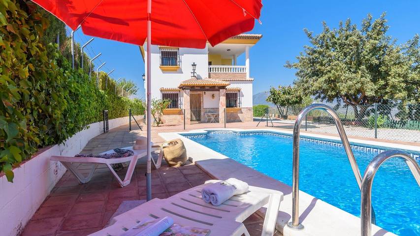 Villa pour 10 personnes, avec Balcon/Terrasse et Piscine à El Borge