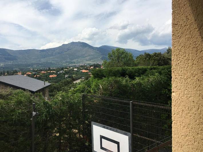 Location de vacances pour 8 personnes, avec vue ainsi que jardin et piscine à Guadarrama - 2