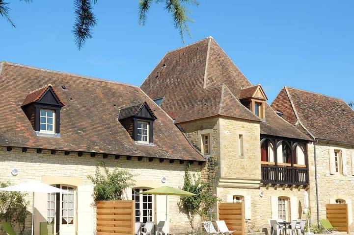 Gîte pour 8 personnes, avec piscine et balcon, animaux acceptés à Saint-Vincent-de-Cosse