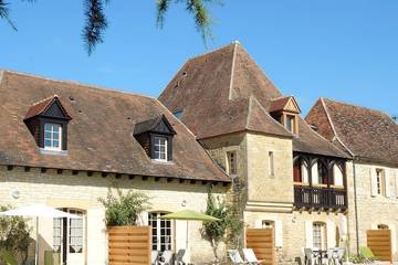 Gîte pour 8 personnes, avec balcon et piscine, animaux acceptés à Saint-Vincent-de-Cosse