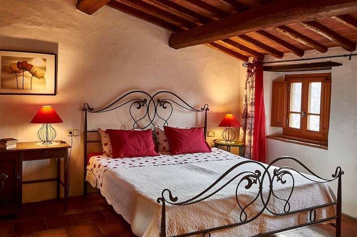 Agriturismo per 2 persone, con piscina in Montevarchi