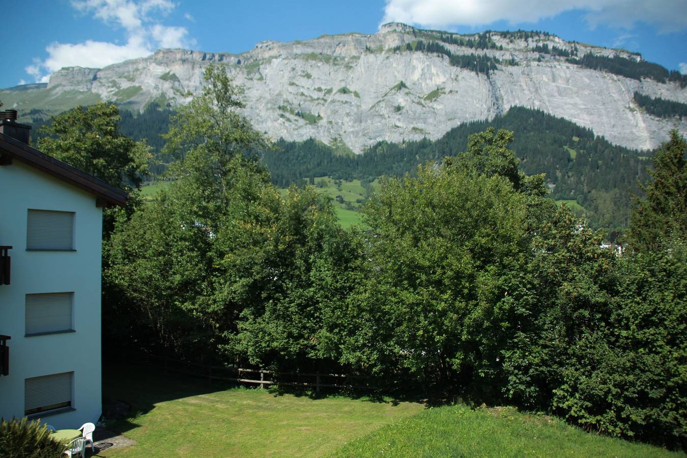 Ganze Ferienwohnung, Casa Cappalutta - 2.5 Zimmerwohnung mit direktem Gartenzugang in Flims-Dorf, Flims