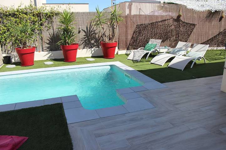 Villa für 8 Personen, mit Garten und Balkon sowie Pool - 1