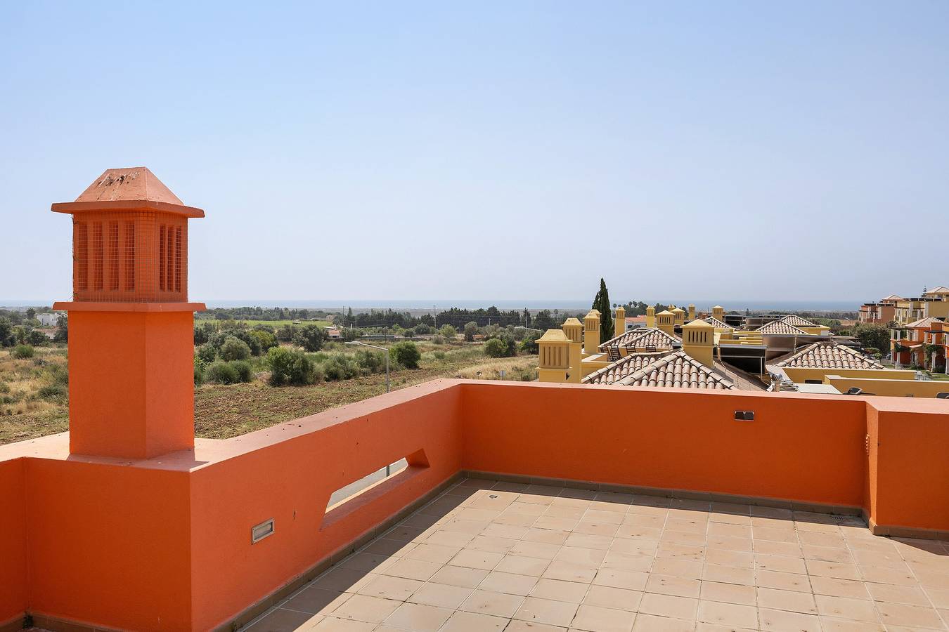 Ferienhaus 'Orange Lux Tavira Residenz 3I' mit Gemeinschaftspool, Wi-Fi und Klimaanlage in Freguesia da Luz de Tavira, Parque Natural da Ria Formosa