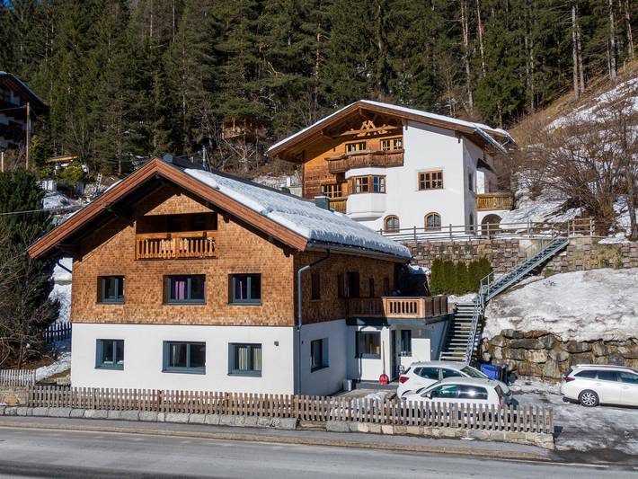 Ferienhaus für 13 Personen, mit Balkon und Terrasse sowie Garten in Pettneu am Arlberg