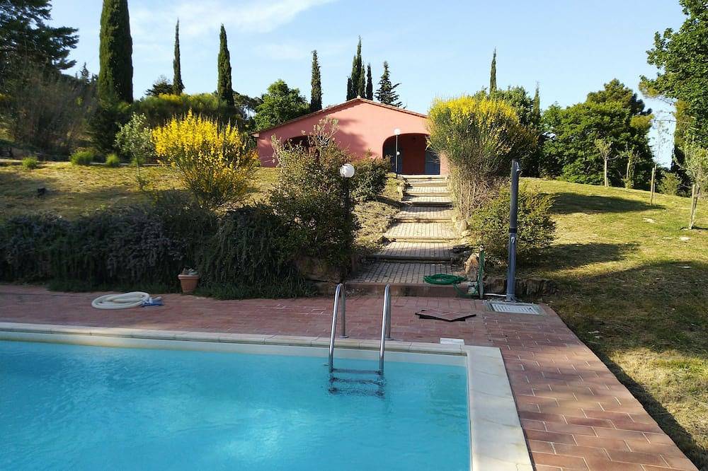 Villa for groups and families, with Private Pool in Monteverdi Marittimo in Monteverdi Marittimo, Etruskische Küste