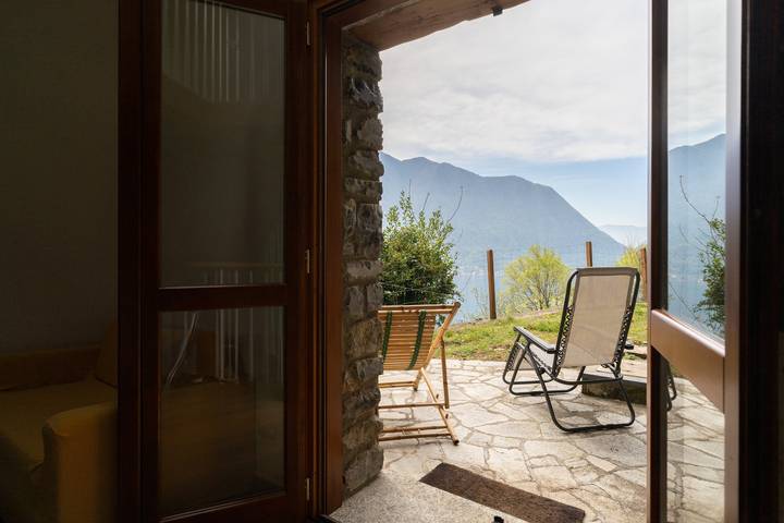 Casale per 5 persone, con giardino e vista lago sul Lago di Como