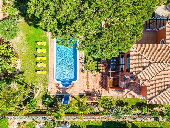 Villa with pool for 9 people, with garden and terrace in Vilamoura