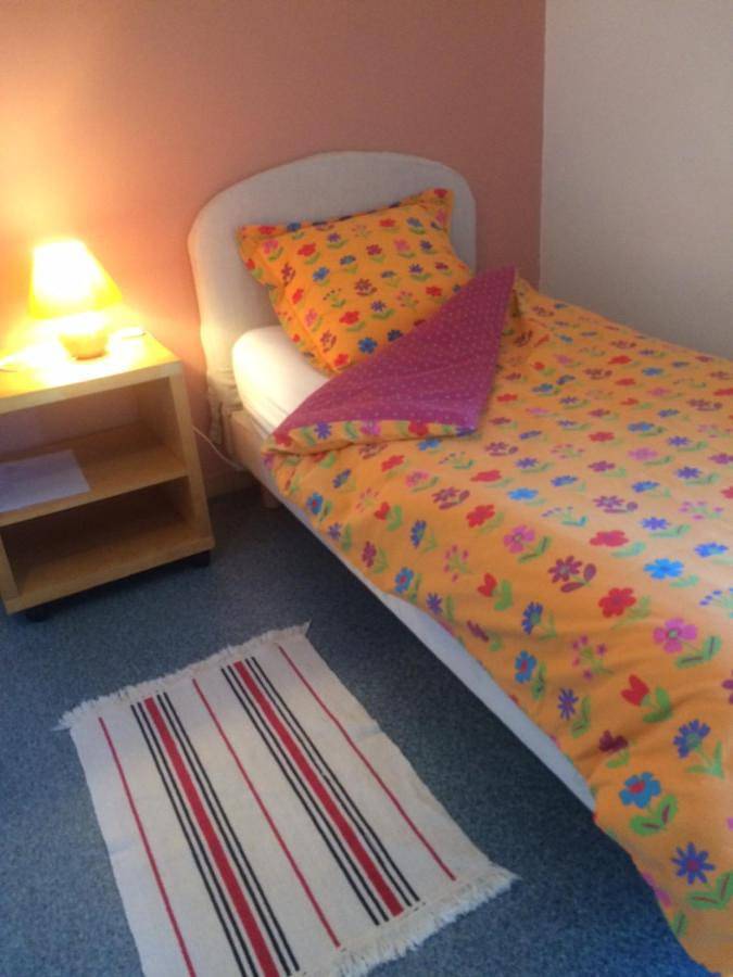Location de vacances pour 4 personnes, avec jardin ainsi que terrasse et vue dans Saint-Malon-sur-Mel - 2