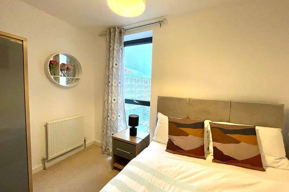 ✩ Stevenage Town ✩ Balcony ✩ 2 Bed Apt, 5 guests in Stevenage, Hertfordshire