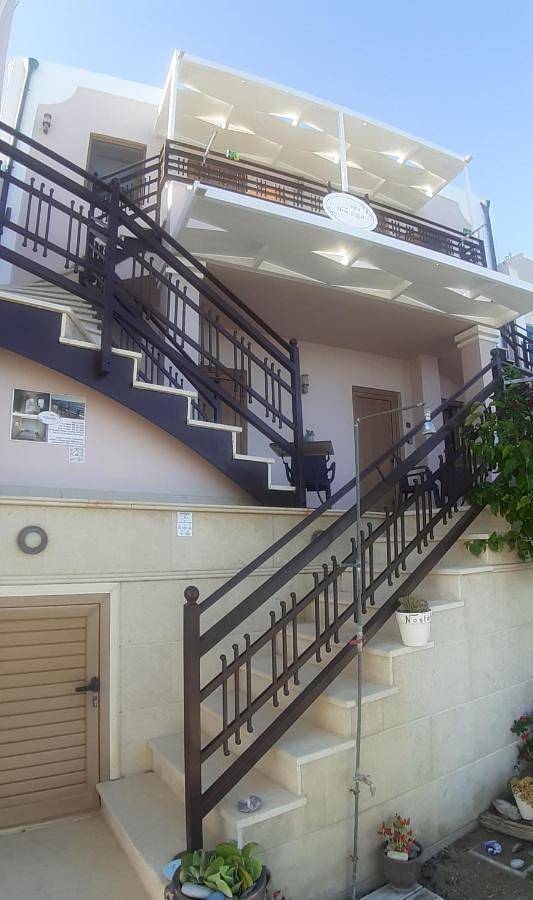 Appartement entier, Double Room with Balcony and Sea View in Région d'Iraklio-Héraklion