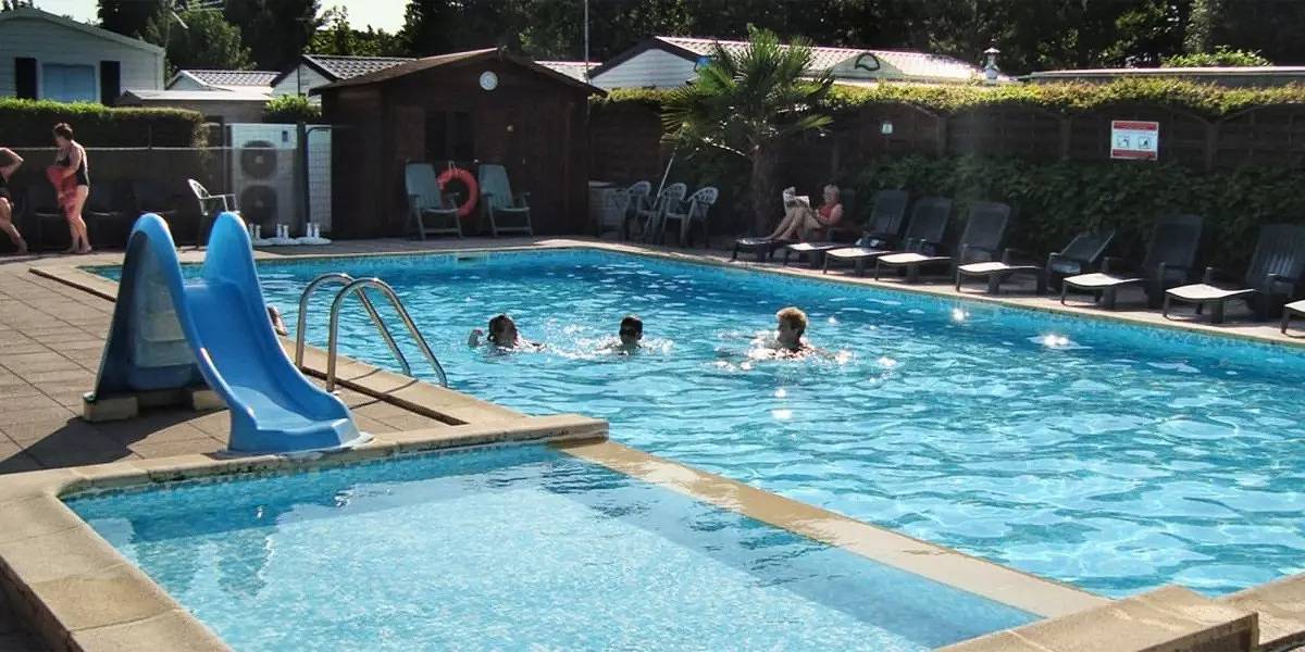 Mobil- home Prestige - 28 m² - 2 chambres 4 Ã  6 personnes - 4 pers. inclus dans le tarif in Ambon, Côte des Mégalithes