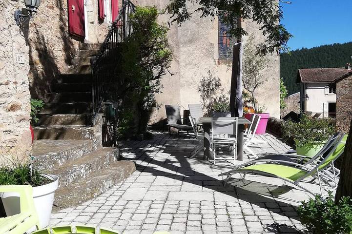 Location de vacances pour 5 personnes, avec Balcon et Jardin à Viala-du-Tarn
