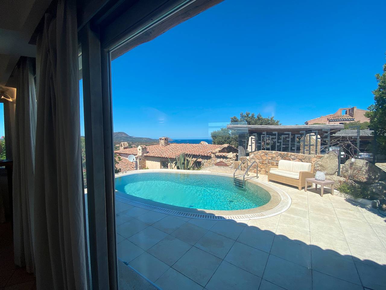 Villa Roccia d'Oro avec piscine privée, vue mer, Wi-Fi et climatisation in Porto San Paolo, Loiri Porto San Paolo