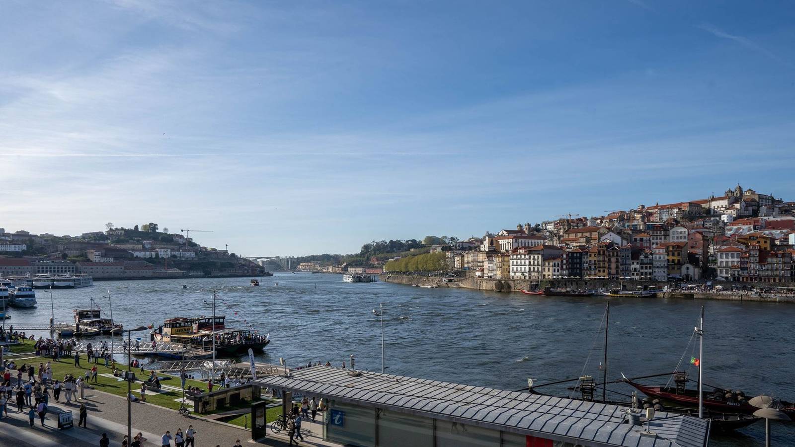 Apartamento inteiro, Riverside Oasis by Lovelystay in Santa Marinha e São Pedro da Afurada, Distrito do Porto