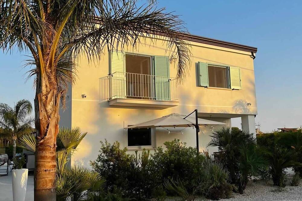 Casadoma B&B-Holiday House-Balcony in Policoro, Golfo de Tarento