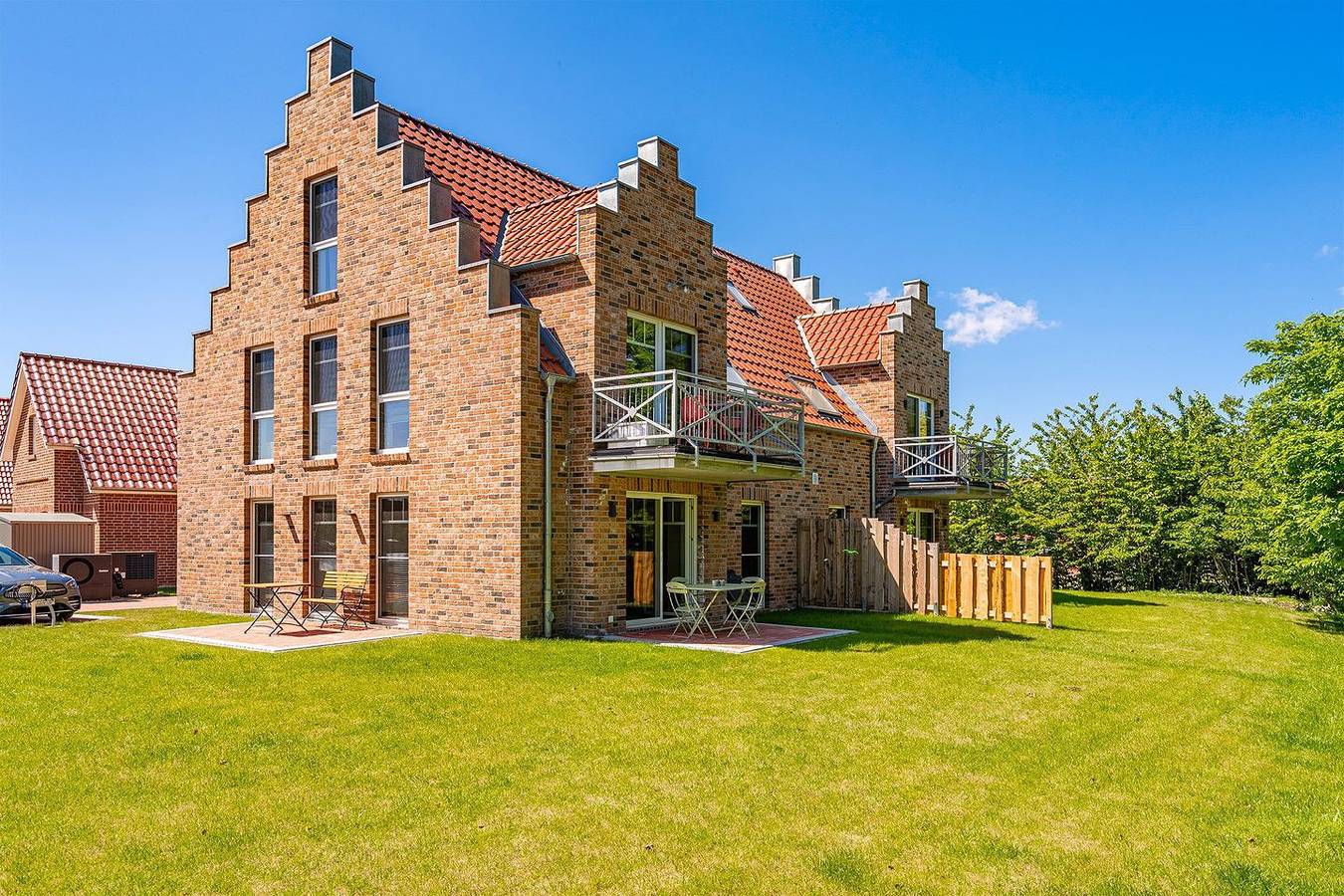 Ganze Wohnung, Neubauwohnung (80qm) mit Balkon direkt am Wasser bei Greetsiel! in Krummhörn, Landkreis Aurich
