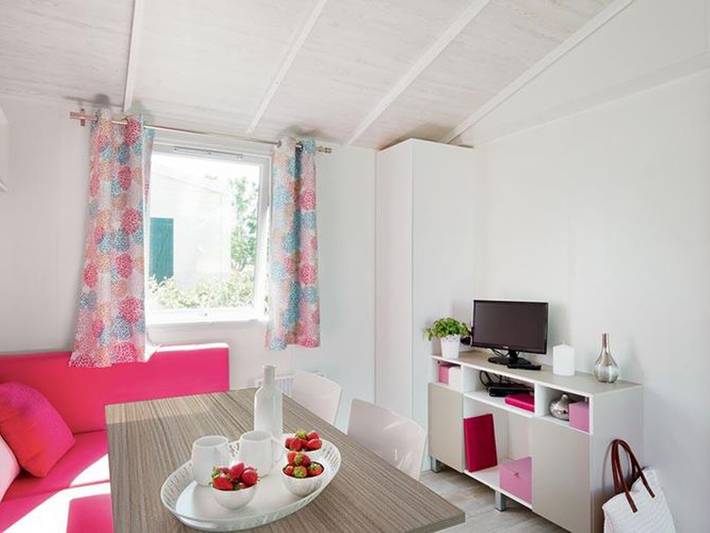 Camping pour 4 personnes, avec piscine et terrasse