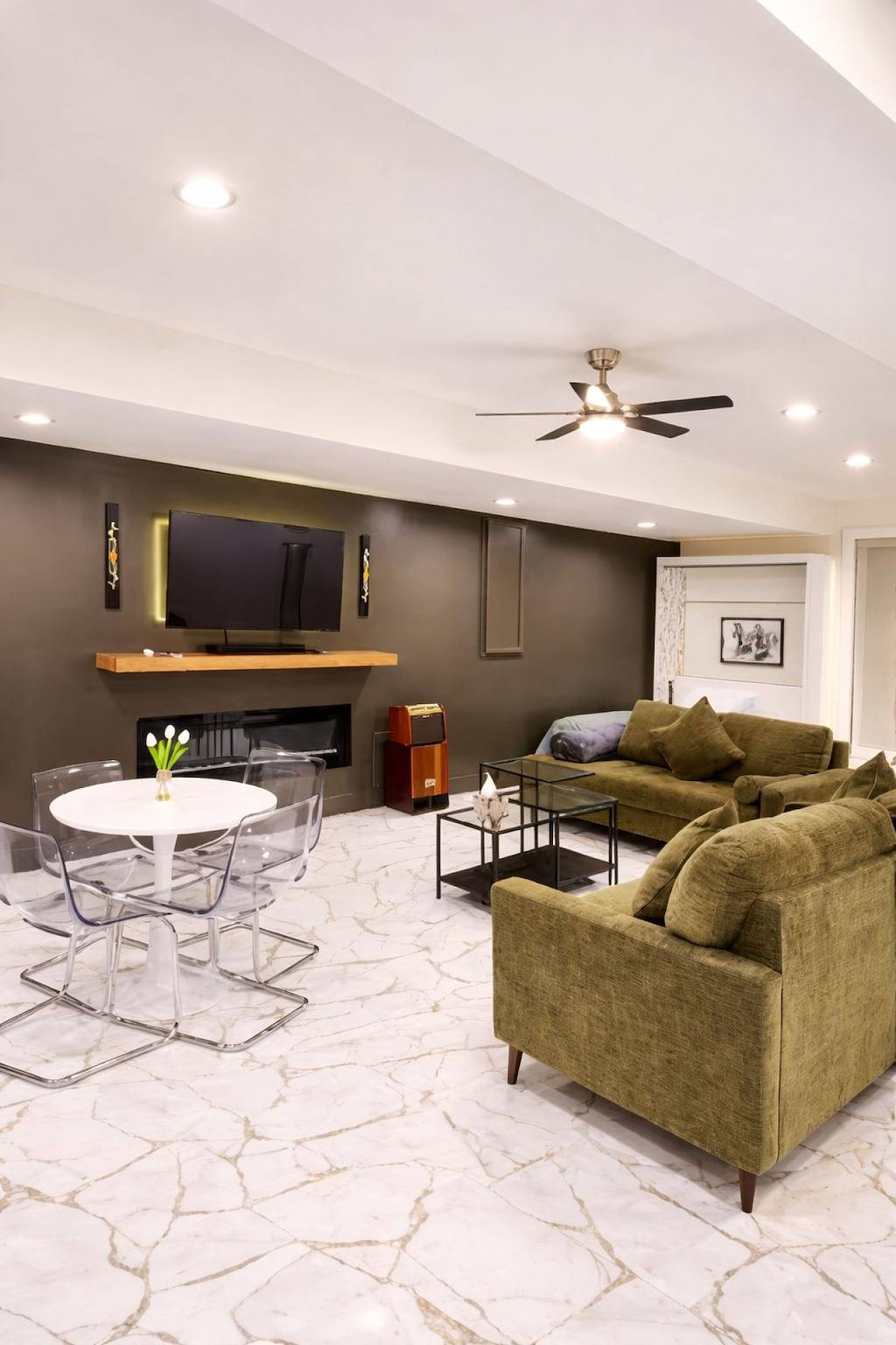 Ganze Wohnung, Modern Kc Retreat | Private Suite w/ Patio, Fireplace & Kitchenette in Kansas City, Missouri