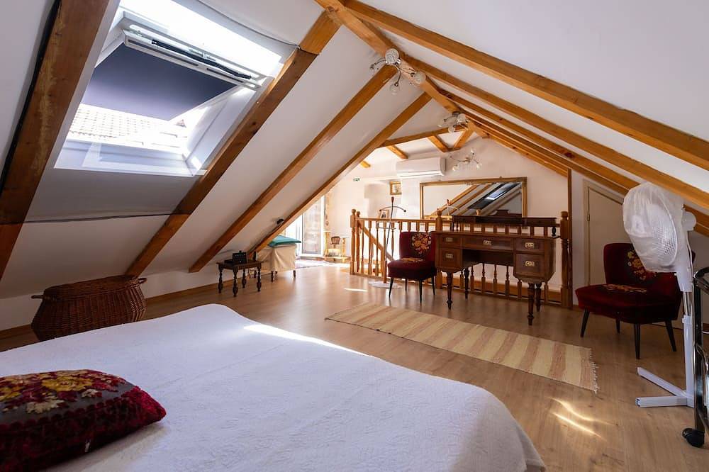Entire apartment, Three bedroom apartment with balcony Stari Grad, Hvar in Stari Grad, Hvar