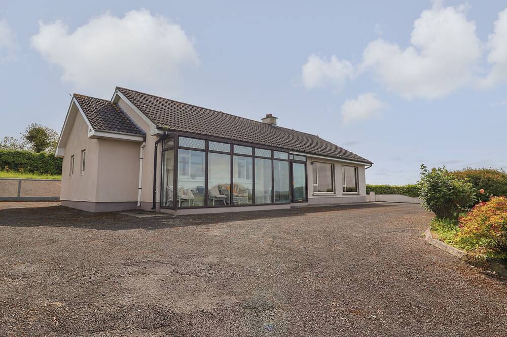 Shannon View, family friendly in Puckane, County Tipperary in Nenagh, Lough Derg