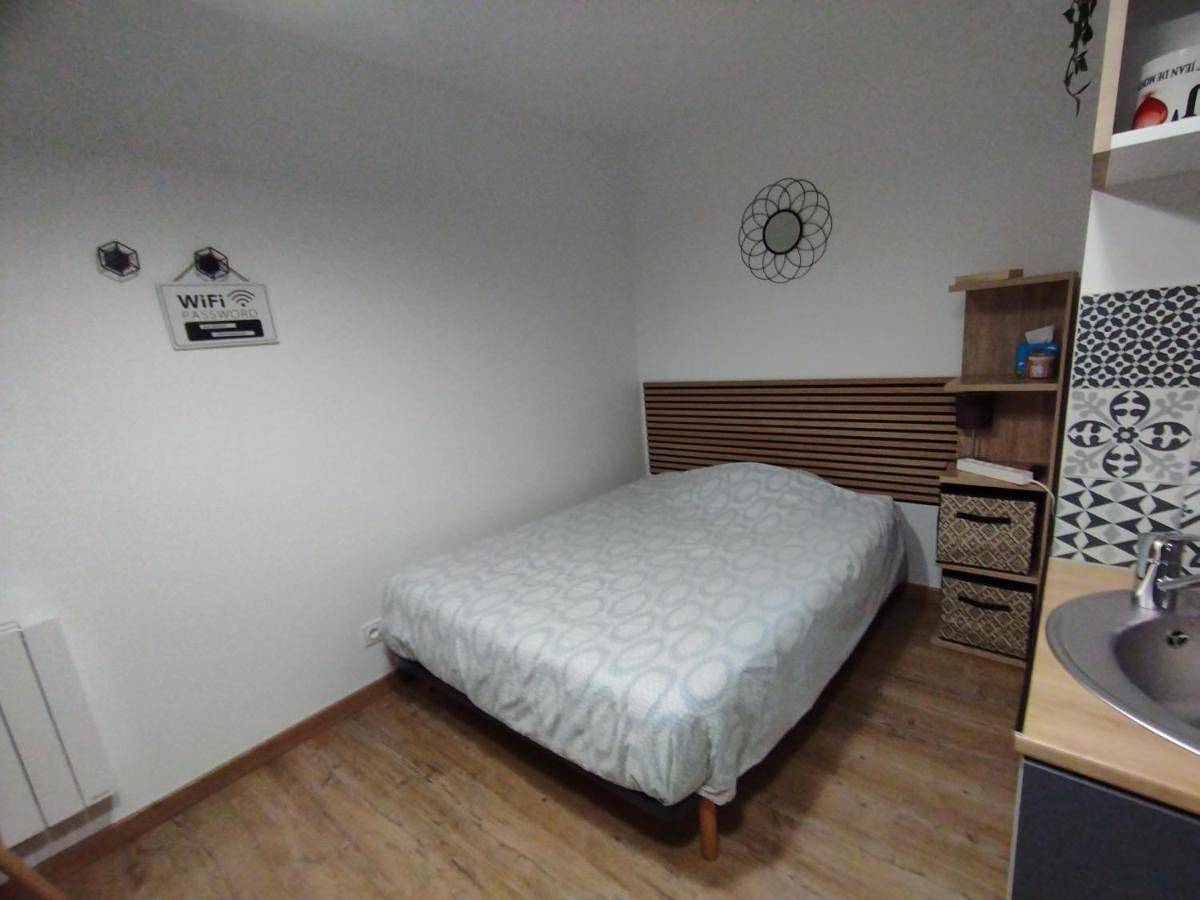 Appartement entier, One-Bedroom Apartment in Joué-lès-Tours, Région de Tours