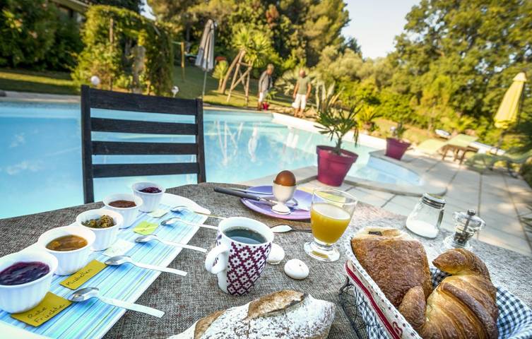Chambre d’hôte pour 3 personnes, avec jardin et piscine dans l' Hérault - 3
