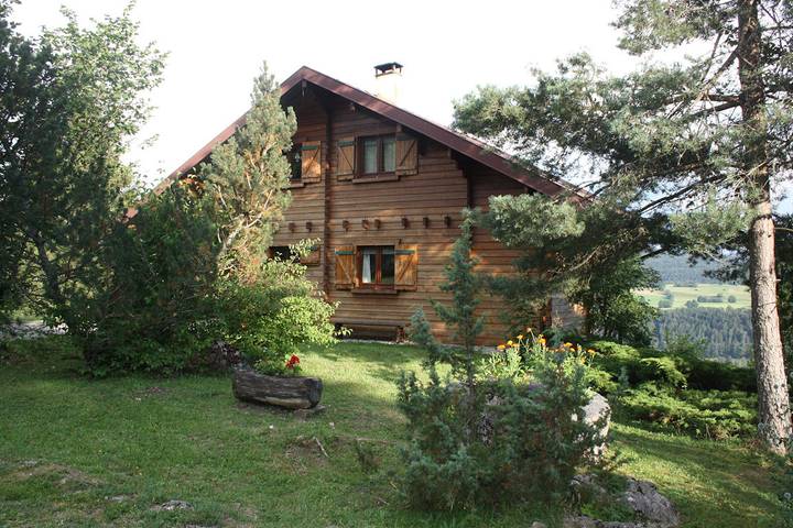 Chalet pour 7 personnes, avec terrasse et jardin, animaux acceptés dans le Jura - 2