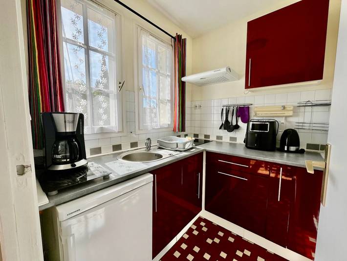 Apartamento entero, Luminoso T2 con Wi-Fi y lavadora, centro de La Roche-Posay in La Roche-Posay, Vienne