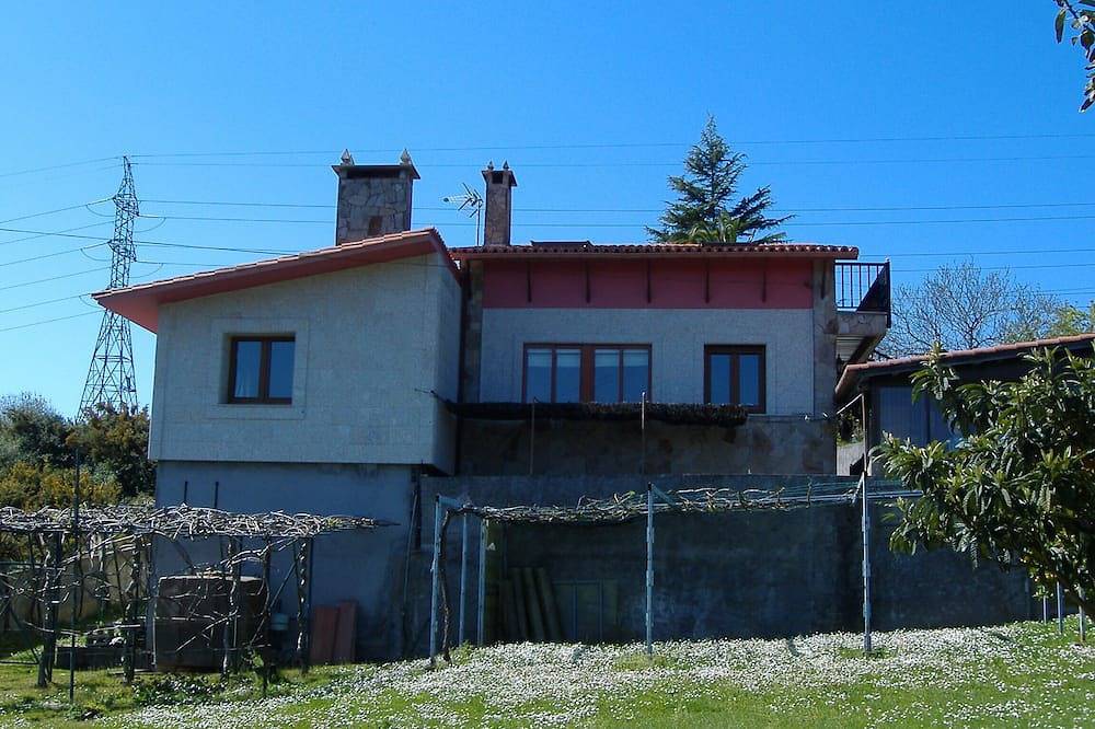 Chalet Independiente En Miño Vistas Al Mar, Cerca De La Playa Y Camino Inglés in Paderne (Espanha), Galician Coast