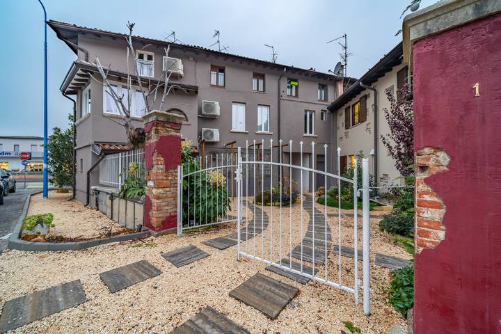 Ferienwohnung für 4 Personen, mit Garten in Brescia
