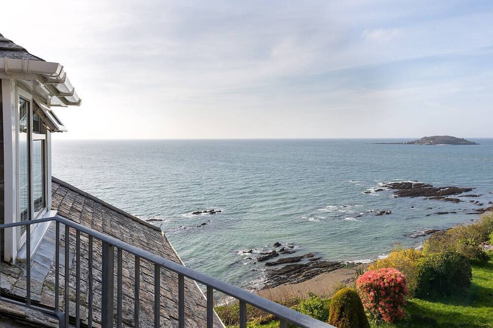 Stunning apartment with breath taking sea views in Looe, Cornwall