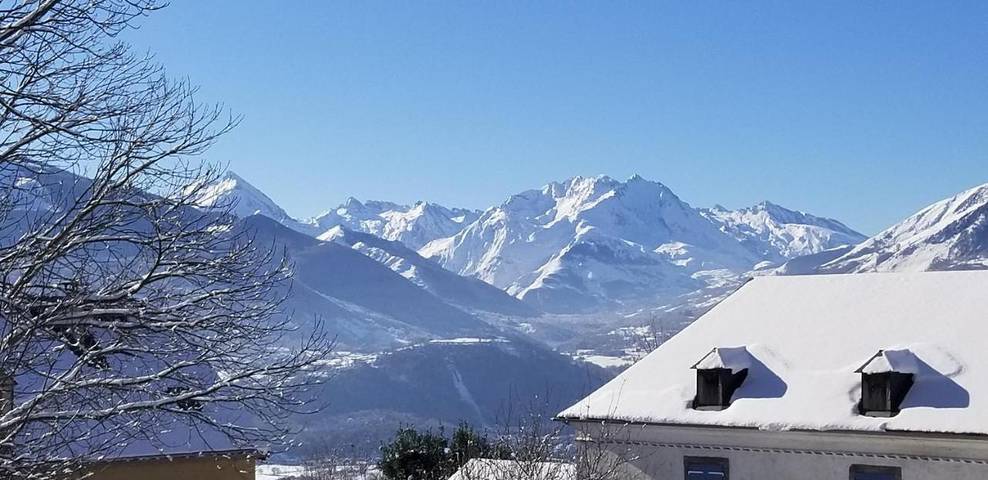 Location de vacances pour 5 personnes, avec jardin ainsi que vue et terrasse à Saint-Pastous - 2
