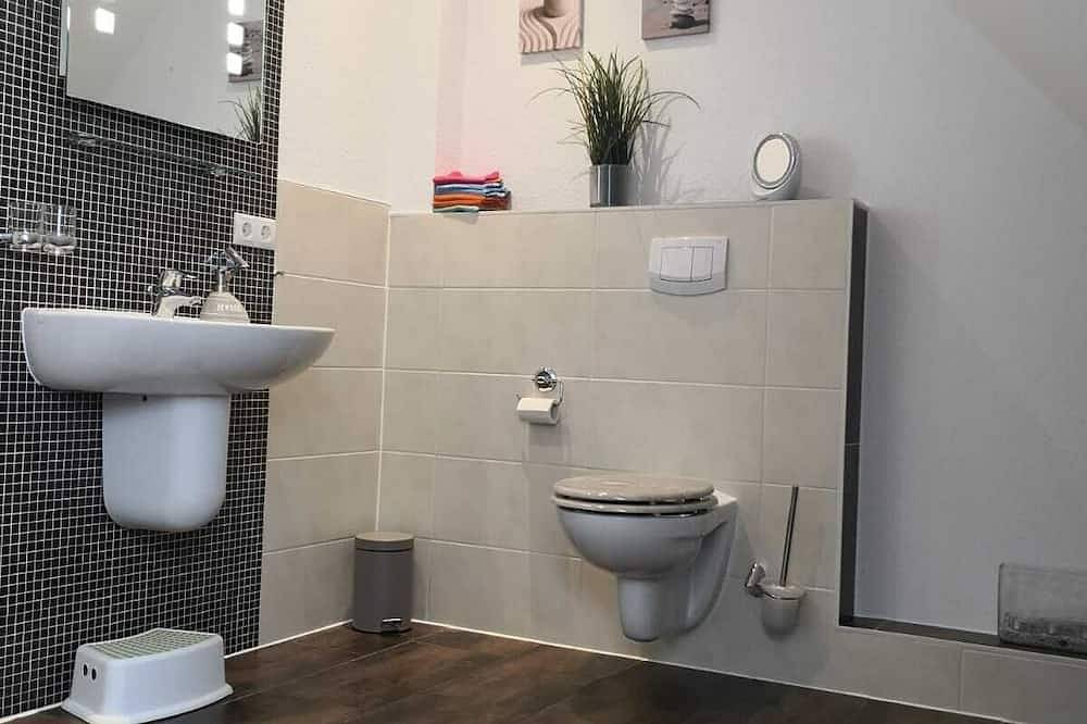 Ganze Wohnung, Liebevoll eingerichtete Dachgeschosswohnung in Klixbüll, Grünes Binnenland