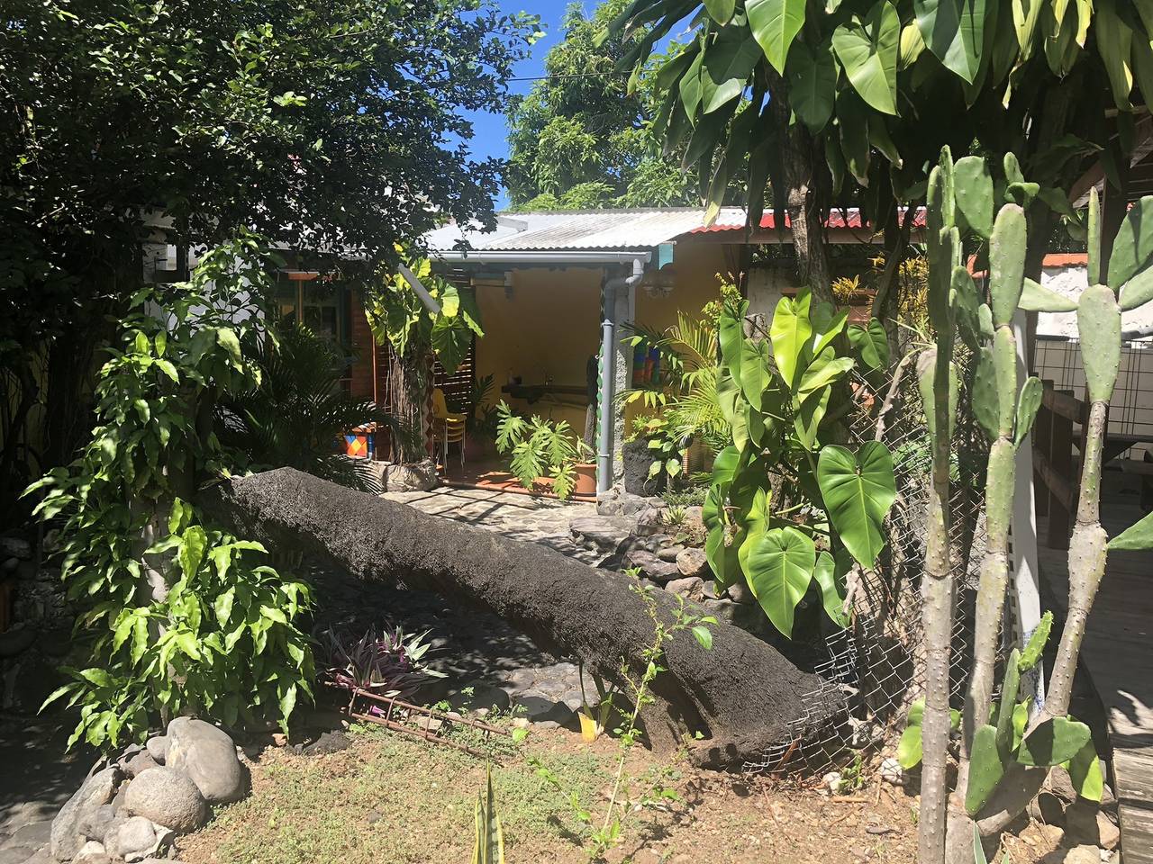 Entire studio, Charming Studio in Basse Terre, Garden View, 15 m² in Basse-Terre, Guadeloupe (Caribbean)