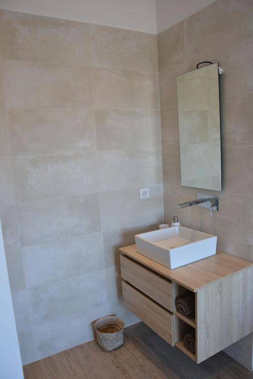 Location de vacances pour 8 personnes, avec piscine ainsi que vue et jardin dans Plage De Maora - 3