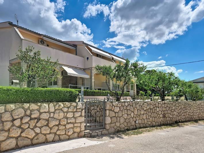 Ferienwohnung für 4 Personen, mit Terrasse in Maslenica - 2