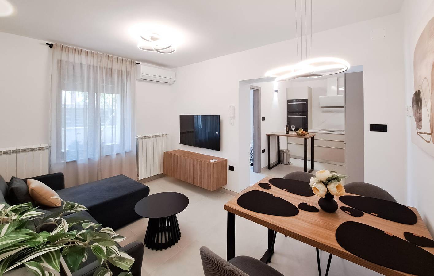 Ganze Ferienwohnung, Gemütliche Ferienwohnung mit Terrasse in der Nähe des Stadtzentrums von Muntic – WLAN und Parkplatz inklusive in Muntic, Südküste Istrien