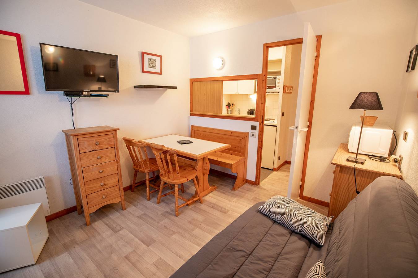 Ganzes Studio, Studio with nice view on the Vanoise National Park in Valfréjus, Modane