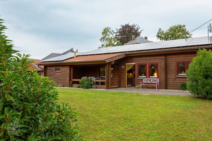 Ferienhaus für 4 Personen, mit Garten in Oberkail