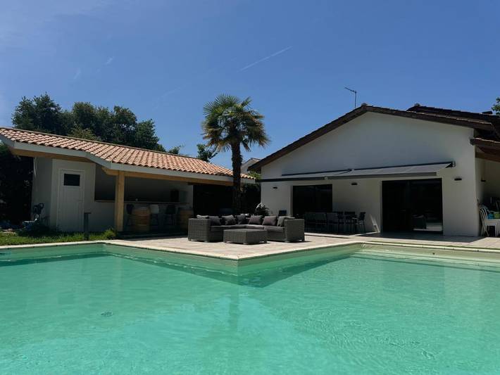 Chalet para 10 personas, con jardín además de jacuzzi y piscina - 1