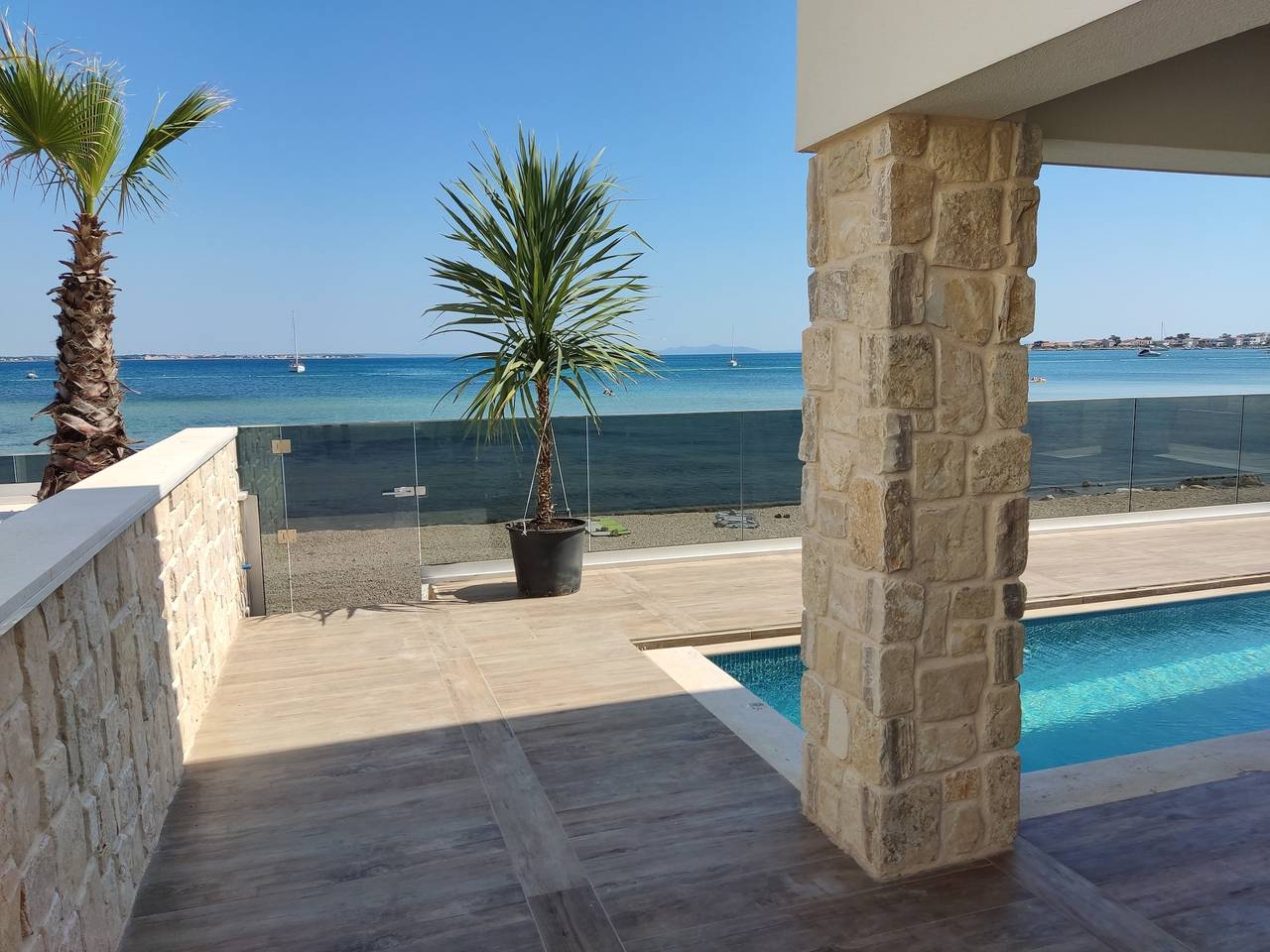 Villa Enjoy, Ferienhaus in Vir