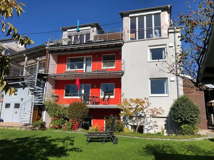 Ferienwohnung für 5 Personen, mit Balkon und Terrasse sowie Garten und Seeblick