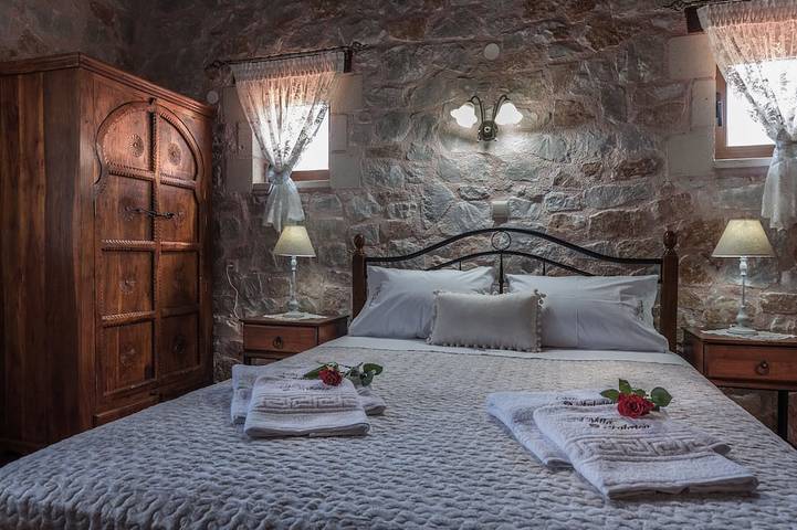 Villa Fabrica  traditional house in Thimia, Chania region