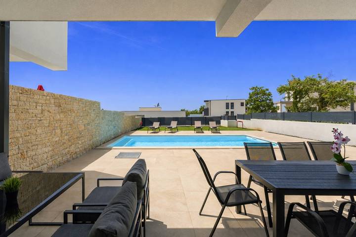 Villa pour 9 personnes, avec piscine et jardin à Kanfanar - 4