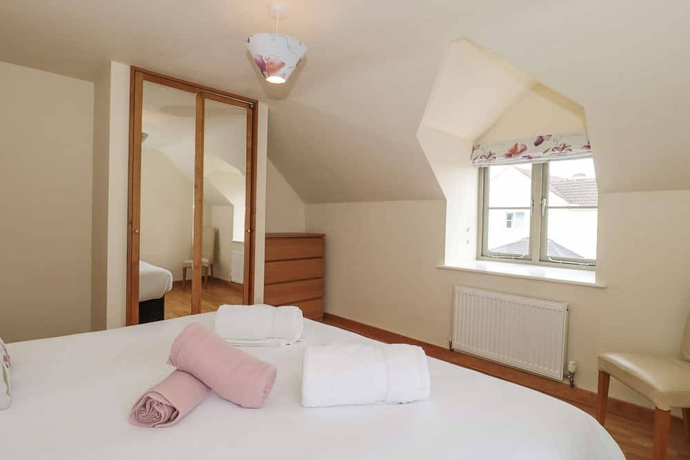 The Old Schoolrooms, family friendly in Holcombe, Somerset in Holcombe, Somerset